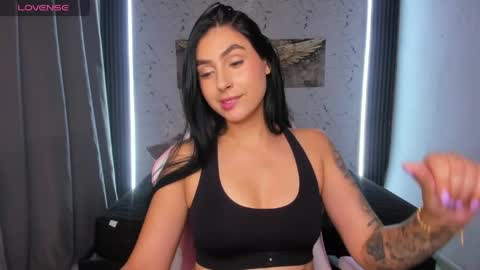 Snapshot of valerie_corthez chatting on May 5, 2026, 6:49 pm VALERIE online show from May 5, 2026, 6:49 pm
