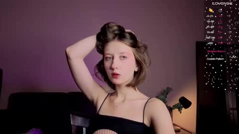 Snapshot of valerie_mooon chatting on November 16, 2025, 9:20 pm Kristi moony online show from November 16, 2025, 9:20 pm