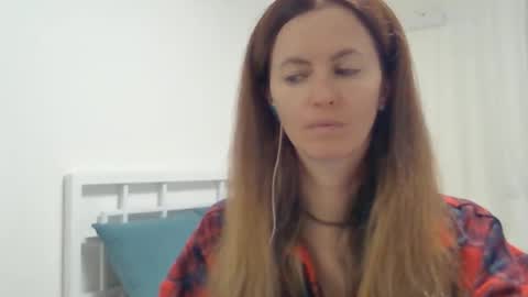 Snapshot of valerie_rose777 chatting on October 17, 2025, 8:22 pm valerie_rose777 online show from October 17, 2025, 8:22 pm