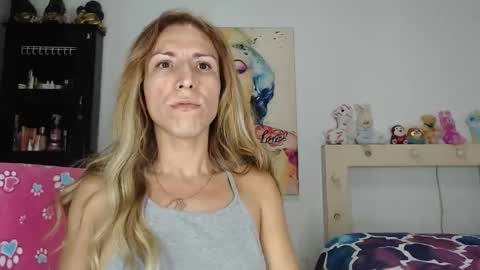 Snapshot of valerie_rousse chatting on May 26, 2026, 5:03 am valerie_rousse online show from May 26, 2026, 5:03 am