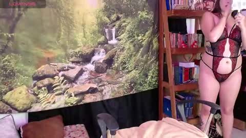 Valerie online show from May 4, 2026, 2:18 am