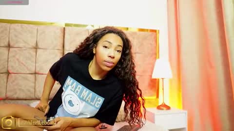 Snapshot of valeriebony chatting on February 12, 2026, 4:18 am Valerie Style3 online show from February 12, 2026, 4:18 am