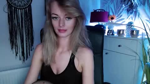 Valerie  online show from December 9, 2024, 9:58 pm