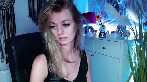 Valerie  online show from February 20, 2025, 2:46 pm