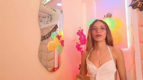 Snapshot of valeriewoods chatting on May 6, 2026, 8:47 pm Valerie online show from May 6, 2026, 8:47 pm