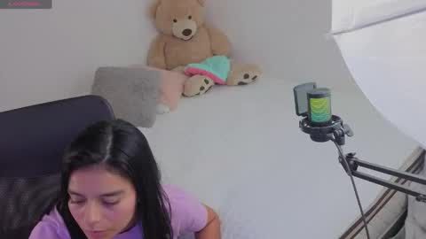 valerihouse_ online show from May 28, 2026, 1:36 am