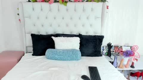 valeria111111 online show from December 5, 2024, 7:17 pm