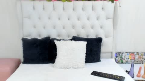 valeria111111 online show from January 20, 2025, 7:14 pm