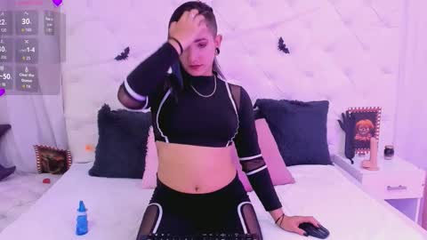valeria111111 online show from October 22, 2025, 2:28 pm