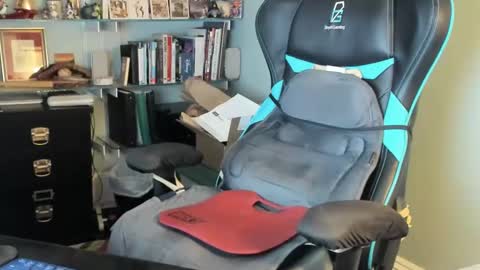 Snapshot of valeriusvitus99 chatting on December 10, 2024, 10:37 pm athletic ass muscles underwear smooth cock online show from December 10, 2024, 10:37 pm