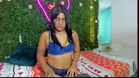 Snapshot of valery_021 chatting on December 4, 2024, 11:35 pm Valery online show from December 4, 2024, 11:35 pm