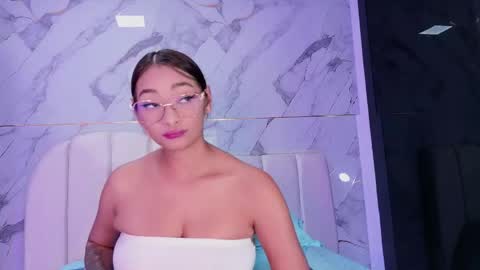 Valeryn online show from May 3, 2026, 3:12 am