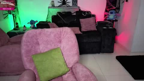Snapshot of valery_adams1 chatting on October 7, 2025, 6:43 am Valery adams1 online show from October 7, 2025, 6:43 am
