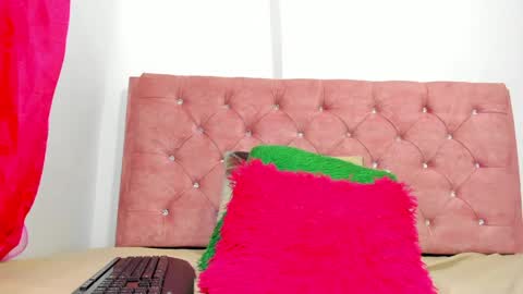 valery_adams13 online show from May 9, 2026, 10:42 am