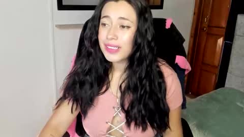 valery_bonneth online show from February 5, 2026, 12:32 pm