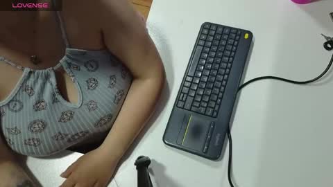 Snapshot of valery_cute_18 chatting on October 30, 2025, 11:33 am valery cute 18 online show from October 30, 2025, 11:33 am