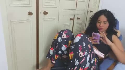valery_lovex_ online show from May 7, 2026, 11:54 pm