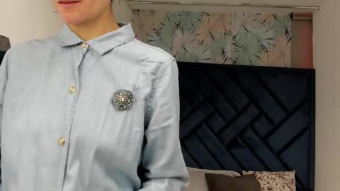 VALERY MORE online show from October 21, 2025, 12:06 pm