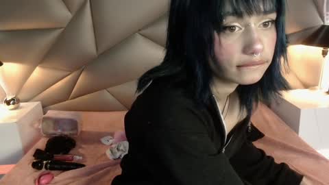 valery_smith15 online show from January 5, 2025, 6:13 am