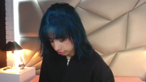 valery_smith15 online show from January 9, 2025, 3:15 am