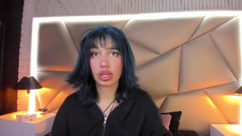 valery_smith15 online show from January 12, 2025, 6:28 am