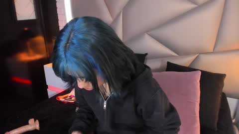 valery_smith15 online show from January 12, 2025, 9:30 am