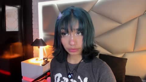 valery_smith15 online show from January 16, 2025, 3:23 am