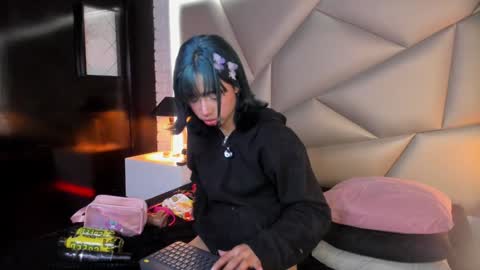 valery_smith15 online show from January 16, 2025, 9:27 am