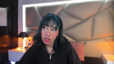 valery_smith15 online show from January 17, 2025, 3:34 am