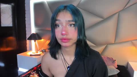 valery_smith15 online show from January 18, 2025, 6:24 am
