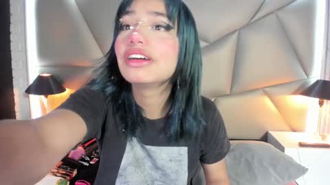 valery_smith15 online show from February 3, 2025, 3:09 am