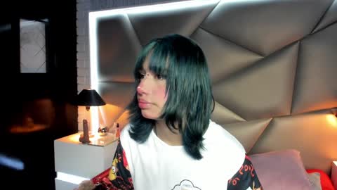 valery_smith15 online show from February 5, 2025, 3:34 am