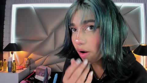 valery_smith15 online show from February 25, 2025, 6:14 am
