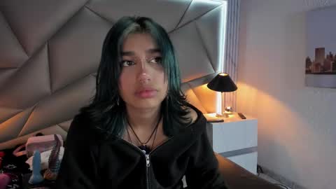valery_smith15 online show from February 25, 2025, 9:20 am