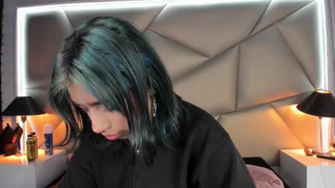 valery_smith15 online show from February 28, 2025, 3:26 am