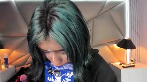 valery_smith15 online show from February 28, 2025, 9:36 am