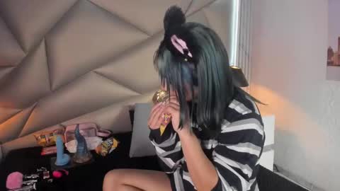 valery_smith15 online show from March 2, 2025, 6:16 am
