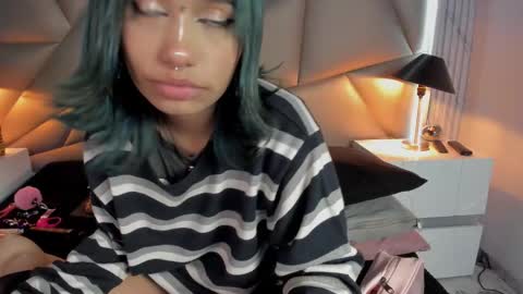 valery_smith15 online show from March 6, 2025, 3:13 am