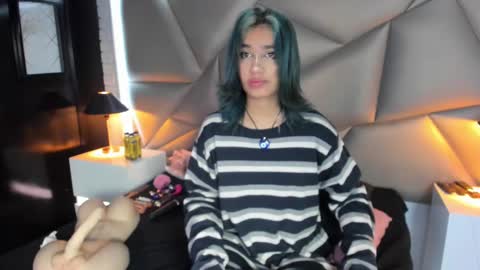 valery_smith15 online show from March 7, 2025, 3:19 am