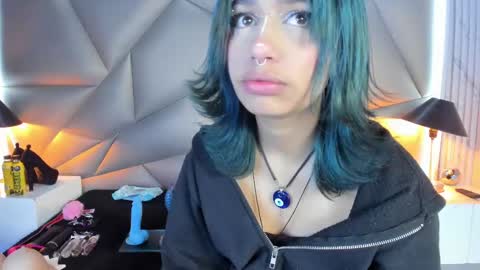 valery_smith15 online show from March 11, 2025, 3:48 am