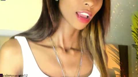 Snapshot of valery_swan1 chatting on December 6, 2024, 10:30 pm Valery swan1 online show from December 6, 2024, 10:30 pm