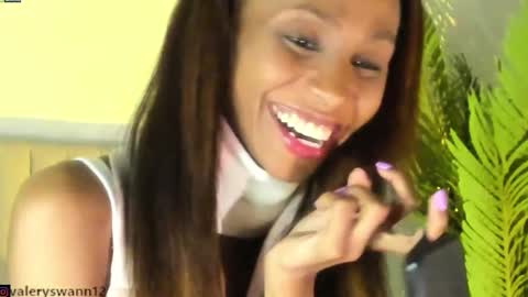 Snapshot of valery_swan1 chatting on December 14, 2024, 6:13 am Valery swan1 online show from December 14, 2024, 6:13 am