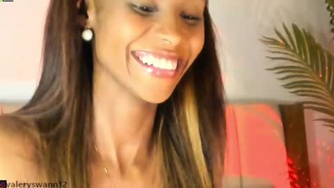 Snapshot of valery_swan1 chatting on December 24, 2024, 1:38 am Valery swan1 online show from December 24, 2024, 1:38 am