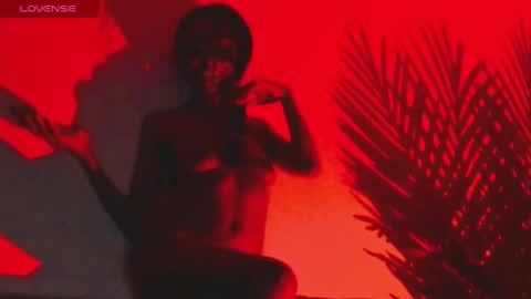 Snapshot of valery_swan1 chatting on January 24, 2025, 3:22 am Valery swan1 online show from January 24, 2025, 3:22 am