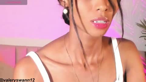 Snapshot of valery_swan1 chatting on February 6, 2025, 11:15 pm Valery swan1 online show from February 6, 2025, 11:15 pm