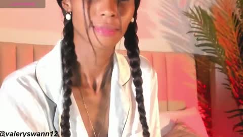 Snapshot of valery_swan1 chatting on February 7, 2025, 8:22 am Valery swan1 online show from February 7, 2025, 8:22 am