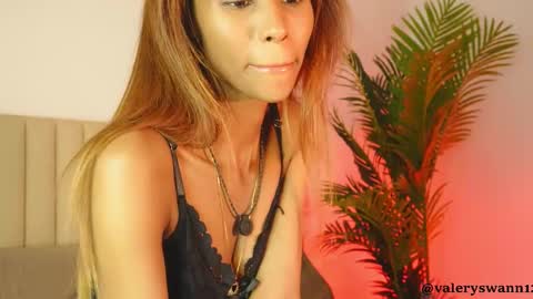 Snapshot of valery_swan1 chatting on October 24, 2025, 4:20 am Valery swan1 online show from October 24, 2025, 4:20 am