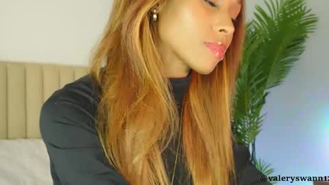 Snapshot of valery_swan1 chatting on October 28, 2025, 3:21 am Valery swan1 online show from October 28, 2025, 3:21 am