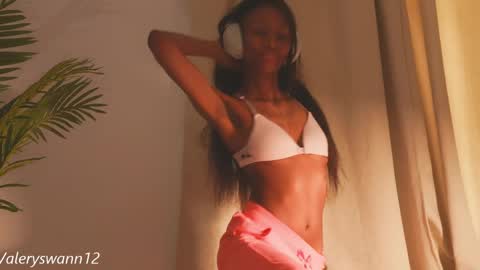 Snapshot of valery_swan1 chatting on May 26, 2026, 4:25 pm Valery swan1 online show from May 26, 2026, 4:25 pm