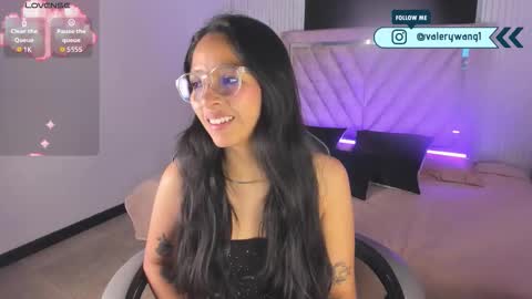 Val online show from November 26, 2025, 11:44 am